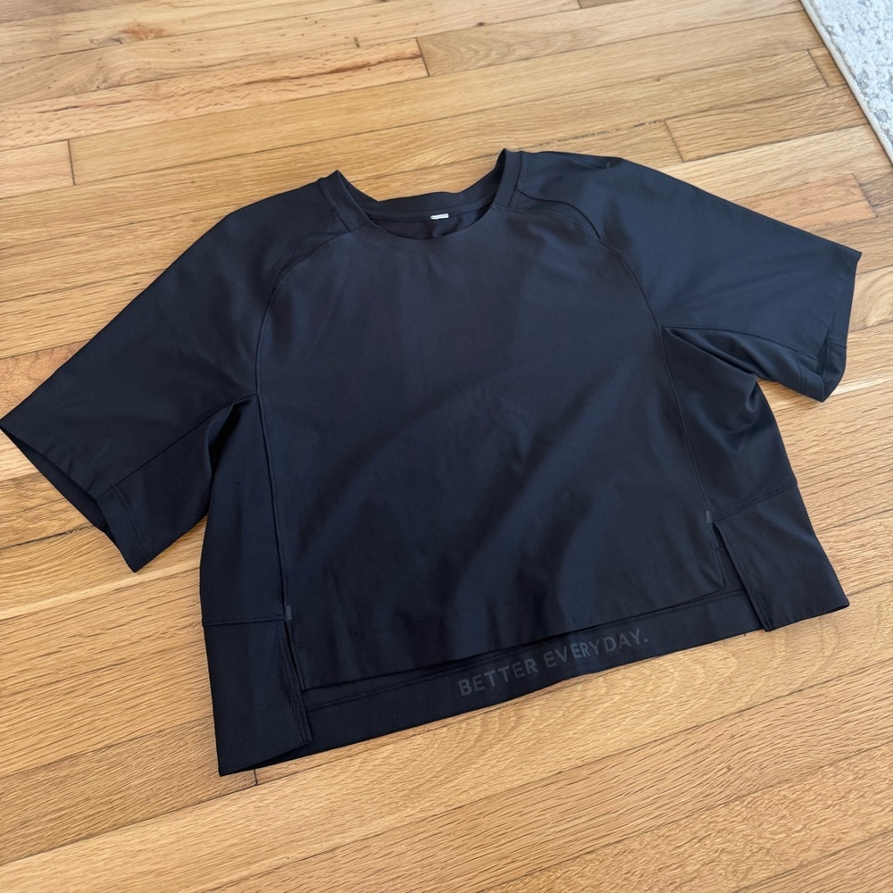 LULULEMON Black Cropped High Low Athletic Shirt